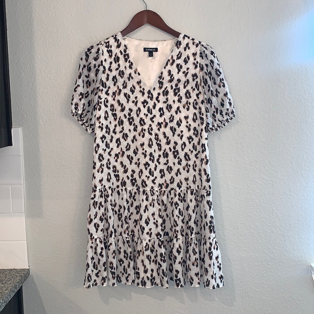 NWOT Feminine Leopard Pattern Shift Dress